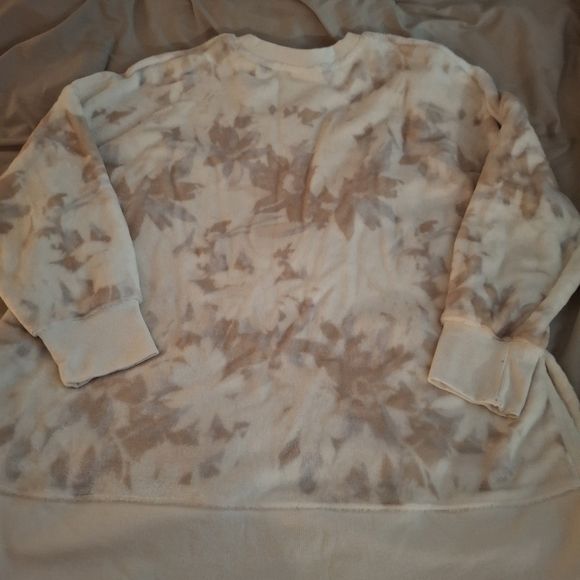SO Women's Cream, Tan, And Gray Super Soft Oversized Casual Sweatshirt - Picture 6 of 9